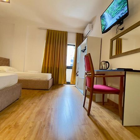 Hotel Globo Durres Exterior photo