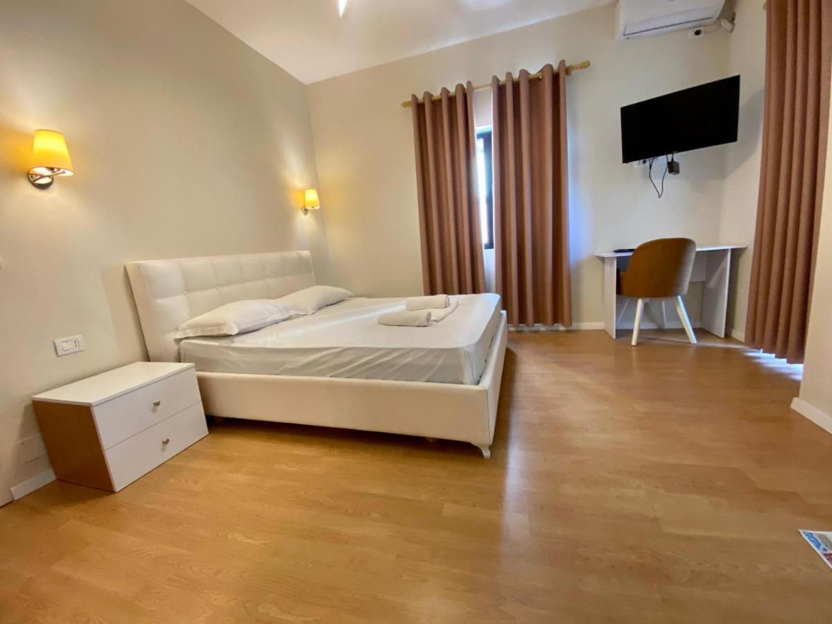 Hotel Globo Durres Exterior photo