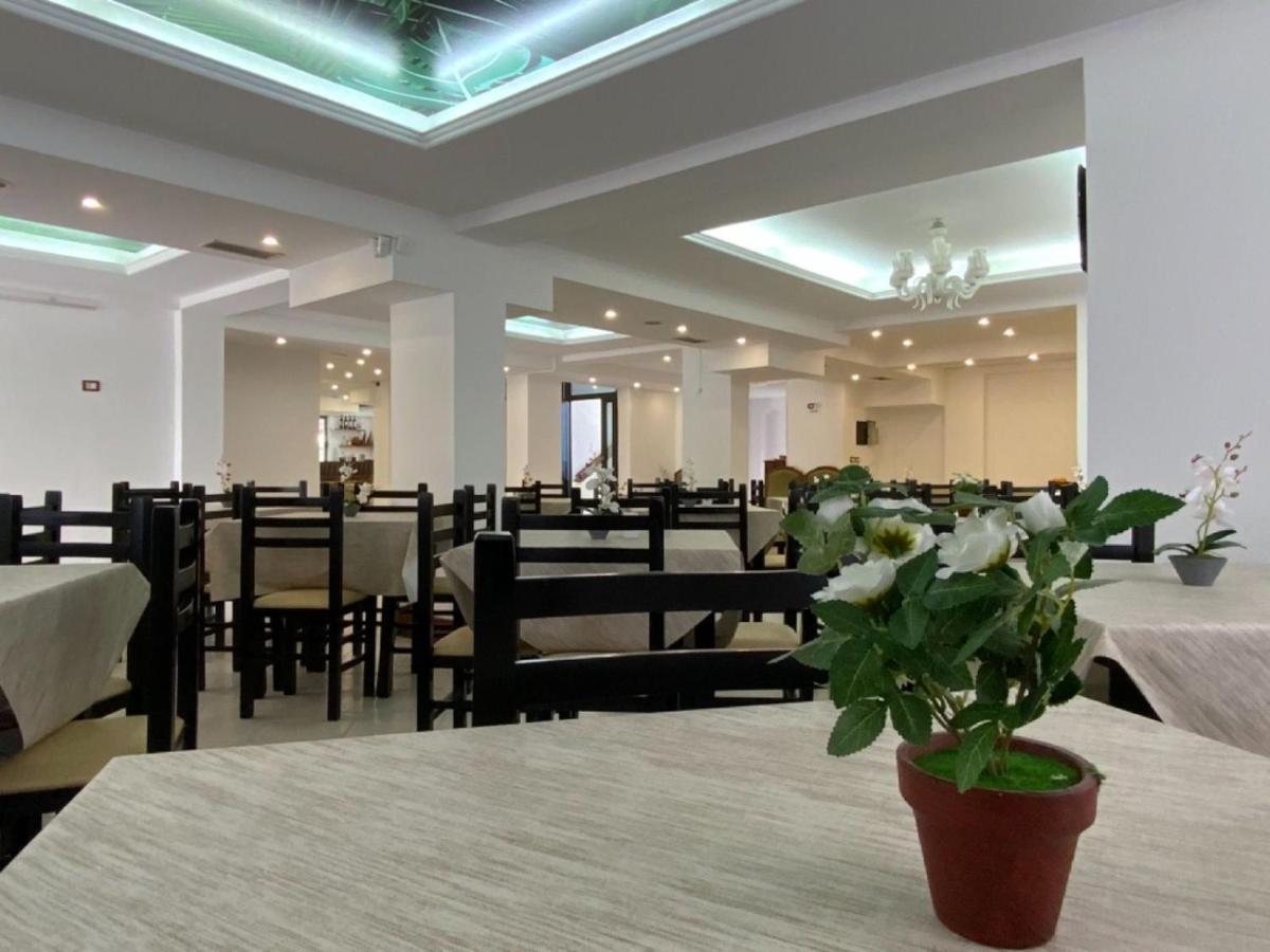 Hotel Globo Durres Exterior photo