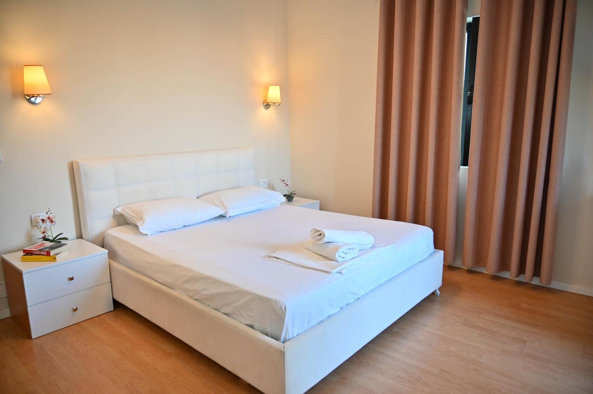 Hotel Globo Durres Exterior photo