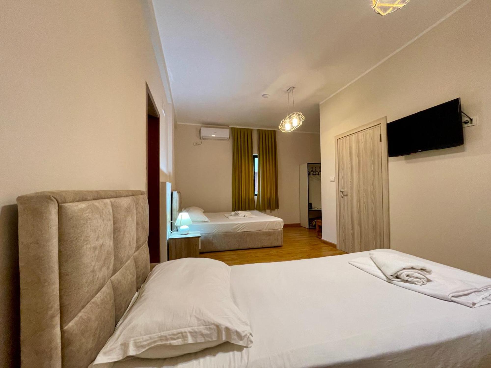 Hotel Globo Durres Exterior photo