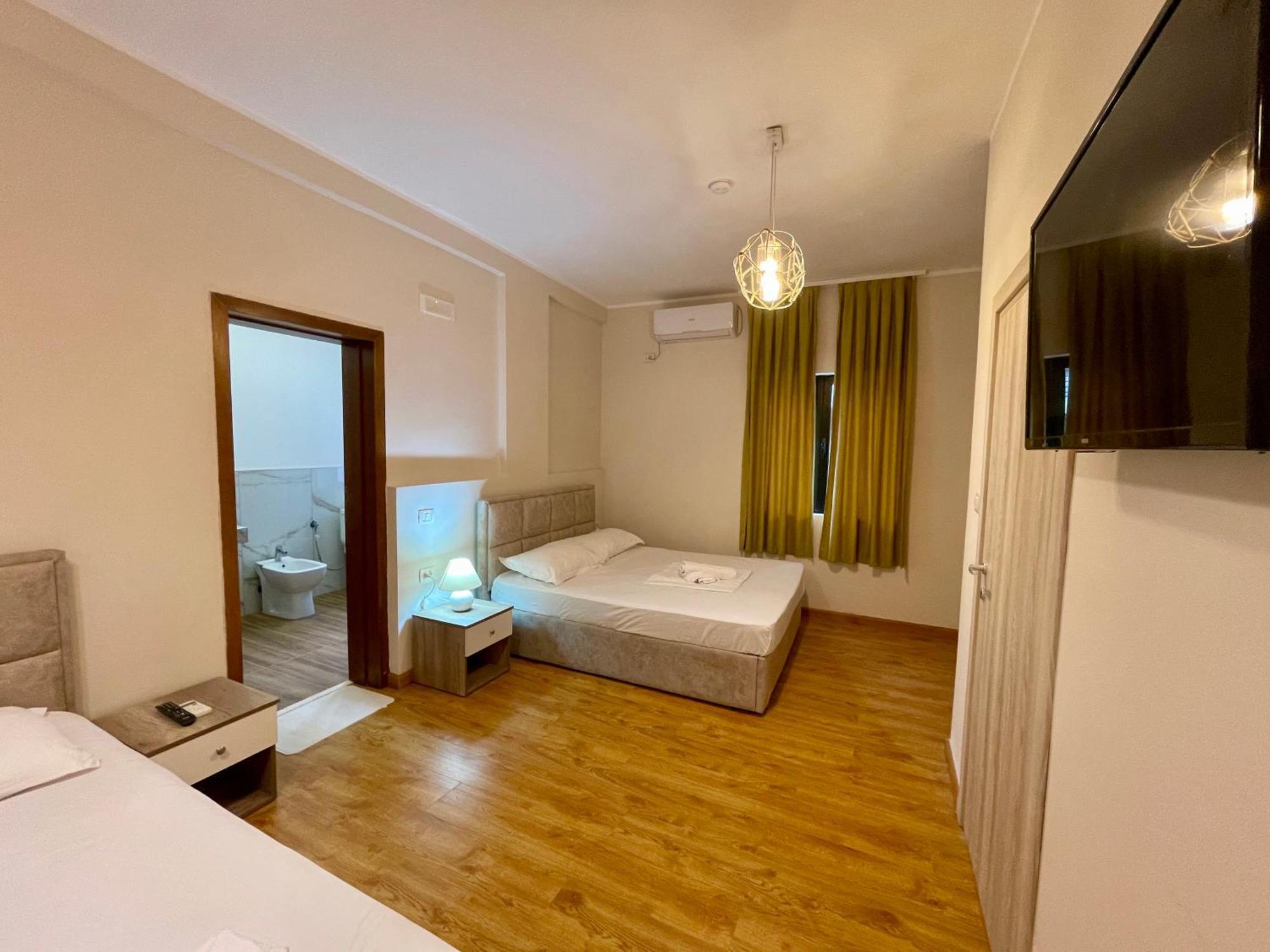 Hotel Globo Durres Exterior photo